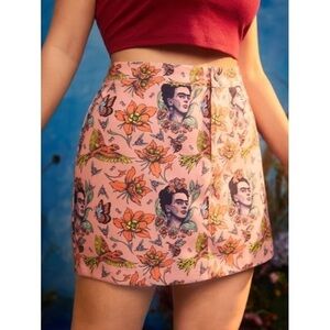 Frida Kahlo X SHEIN Plus Floral & Figure Graphic Mini Skirt Size 0X (12)
